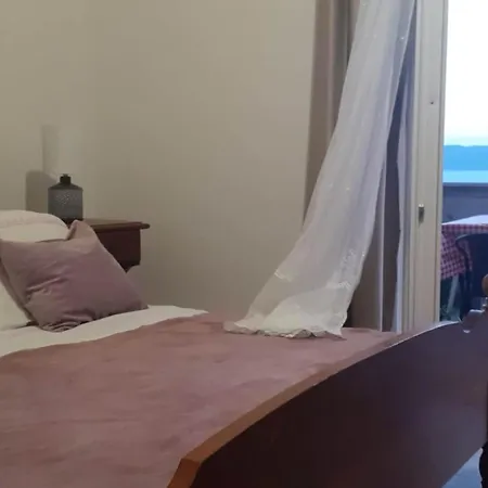 Two Bedroom With Sea View דירה *