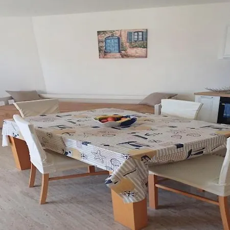 דירה Two Bedroom With Sea View *