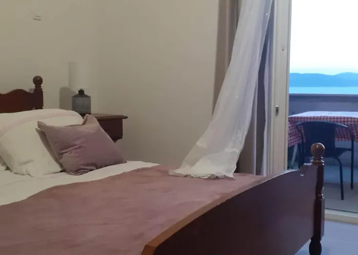 Two Bedroom With Sea View Appartement *