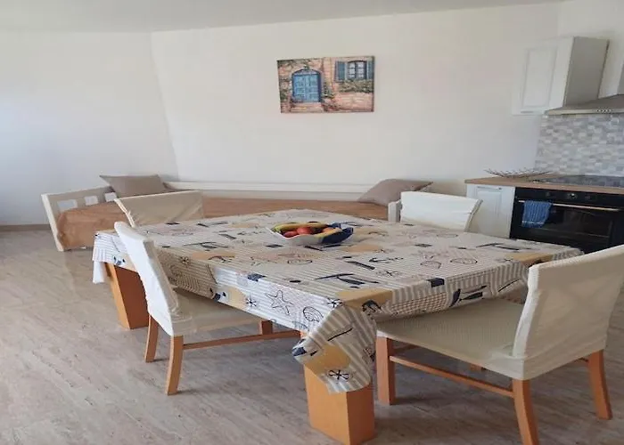 Appartement Two Bedroom With Sea View *